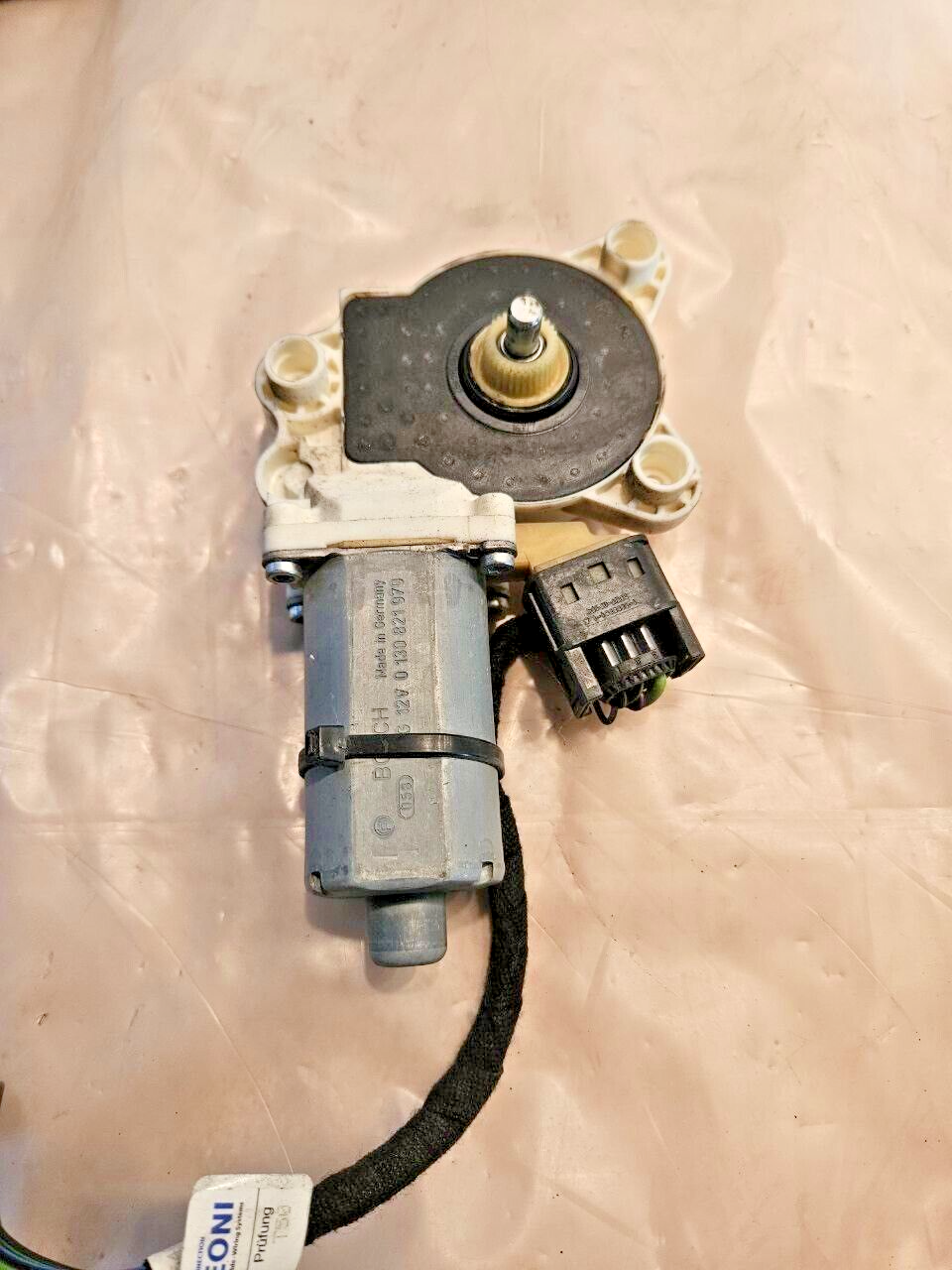 2003 – 2009 Mercedes Benz W211 E-Class Front Left Window Motor A2118202942 OEM