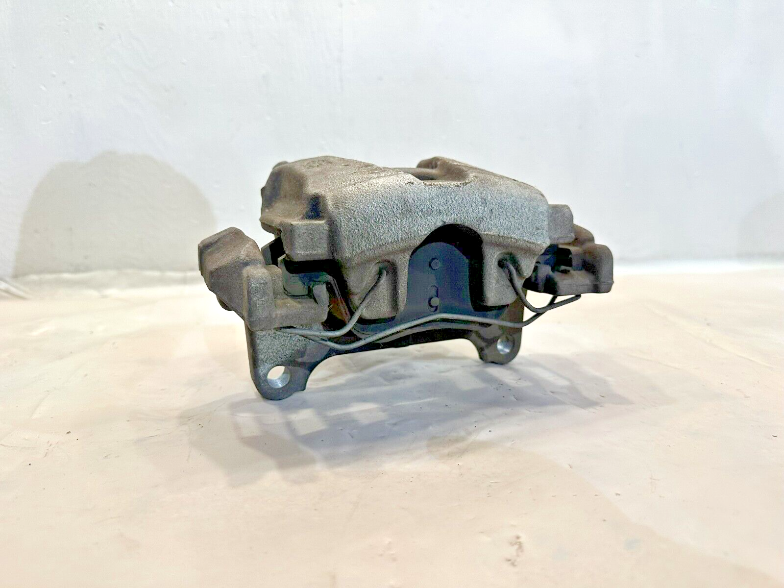 2009-2018 VOLKSWAGEN TIGUAN front right brake caliper OEM