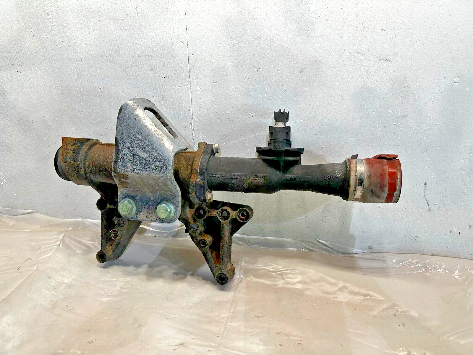 2011 DETROIT DD13 DD15 ENGINE EGR EXHAUST GAS RECIRCULATION PIPE A4711404508 OEM