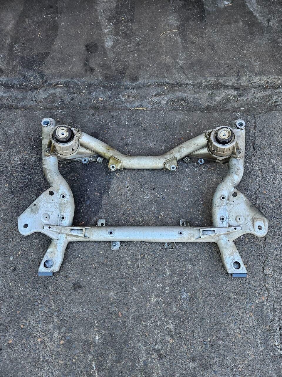 2013 MERCEDES W204 C350 C250 RWD FRONT SUBFRAME CROSSMEMBER ENGINE CRADLE OEM