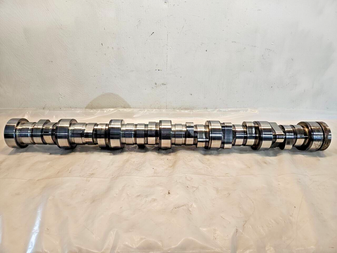 2015 PACCAR MX13 Diesel engine camshaft 1872340 OEM