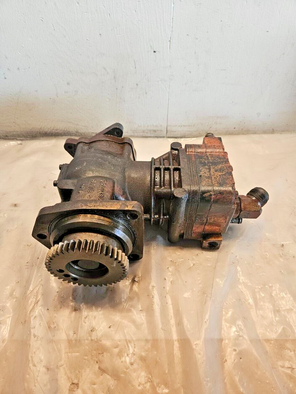Caterpillar C15 Diesel Engine Bendix Tu Flo Brake Air Compressor T5011432 OEM