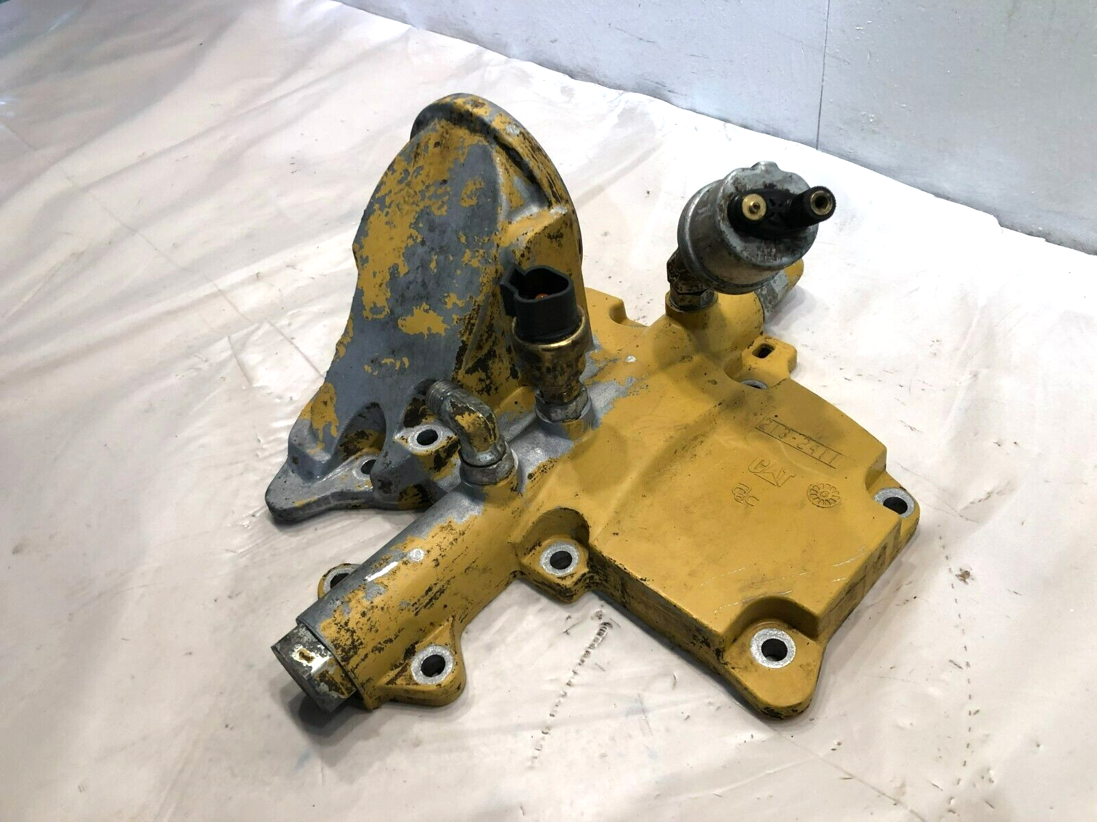 Caterpillar CAT C9 Diesel Engine Block Breather Mounting Plate 213-2411 OEM