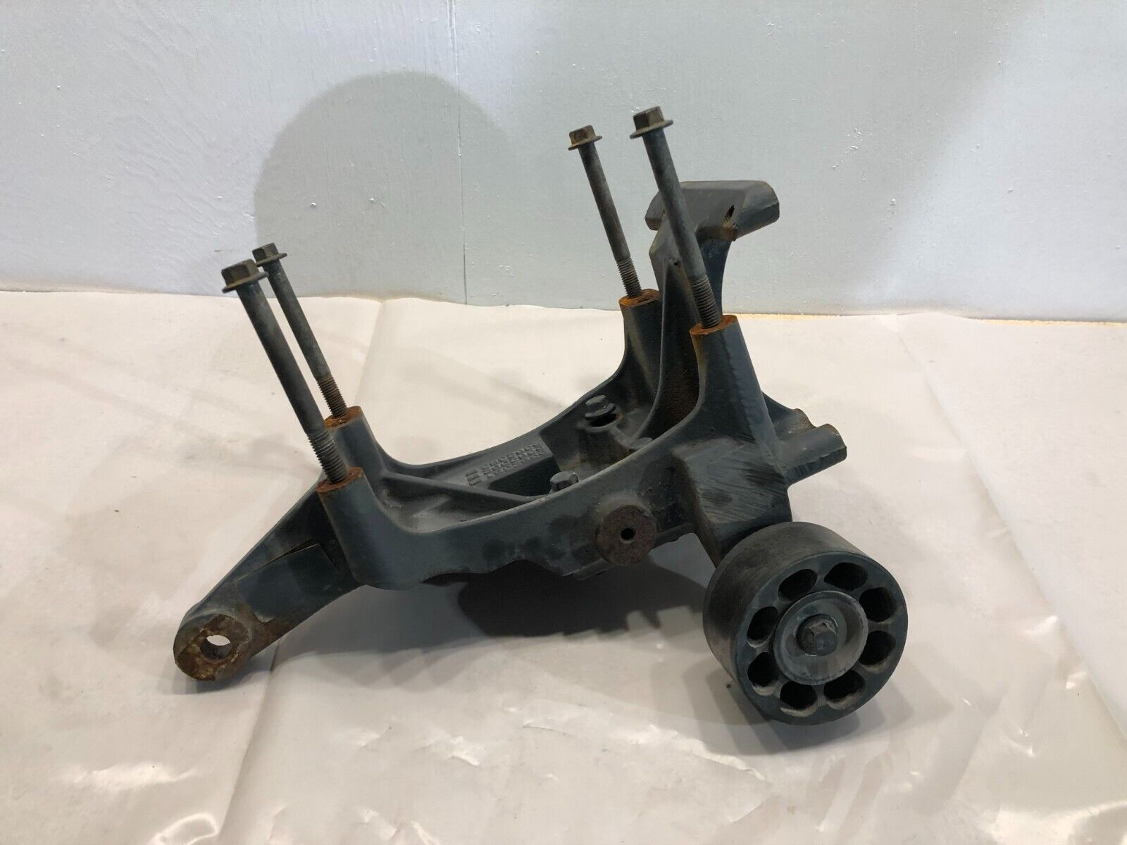 Cummins ISL 8.3 PACCAR DIESEL ENGINE ALTERNATOR SUPPORT 5362361 OEM