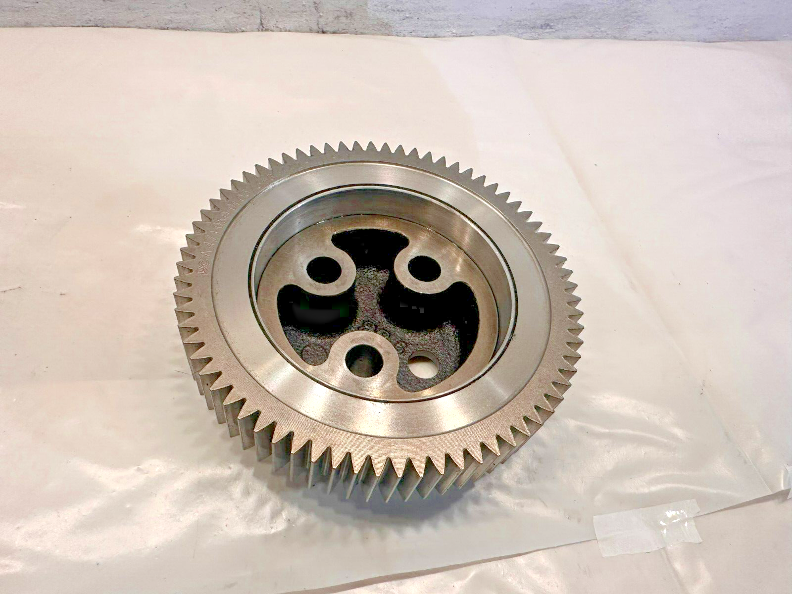 Detroit Diesel DD13 DD15 Engine Timing Gear with Hub A4710500105 A4720520320 OEM