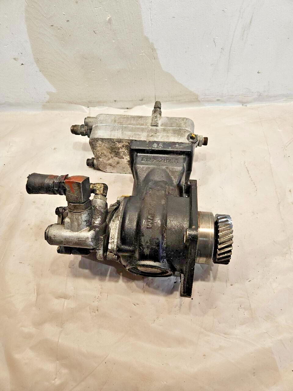 MERCEDES OM460 Diesel Engine Air Brake Compressor 4123520156 w ZF Power steering