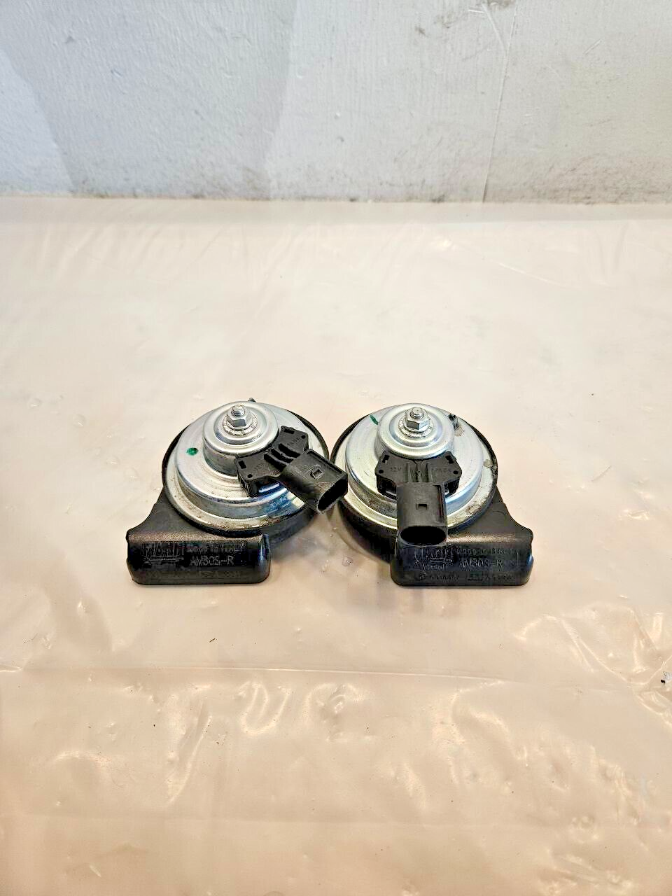 Set of 2 2008-2014 MERCEDES C250 Hi TONE SIGNAL PITCH HORN 0055307 OEM