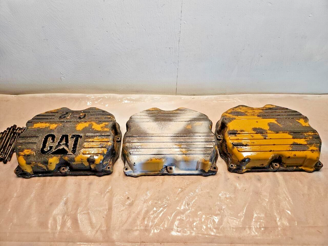 Set of 3 Caterpillar CAT C12 Diesel Engine Valve Covers with bolts 132-9827 OEM