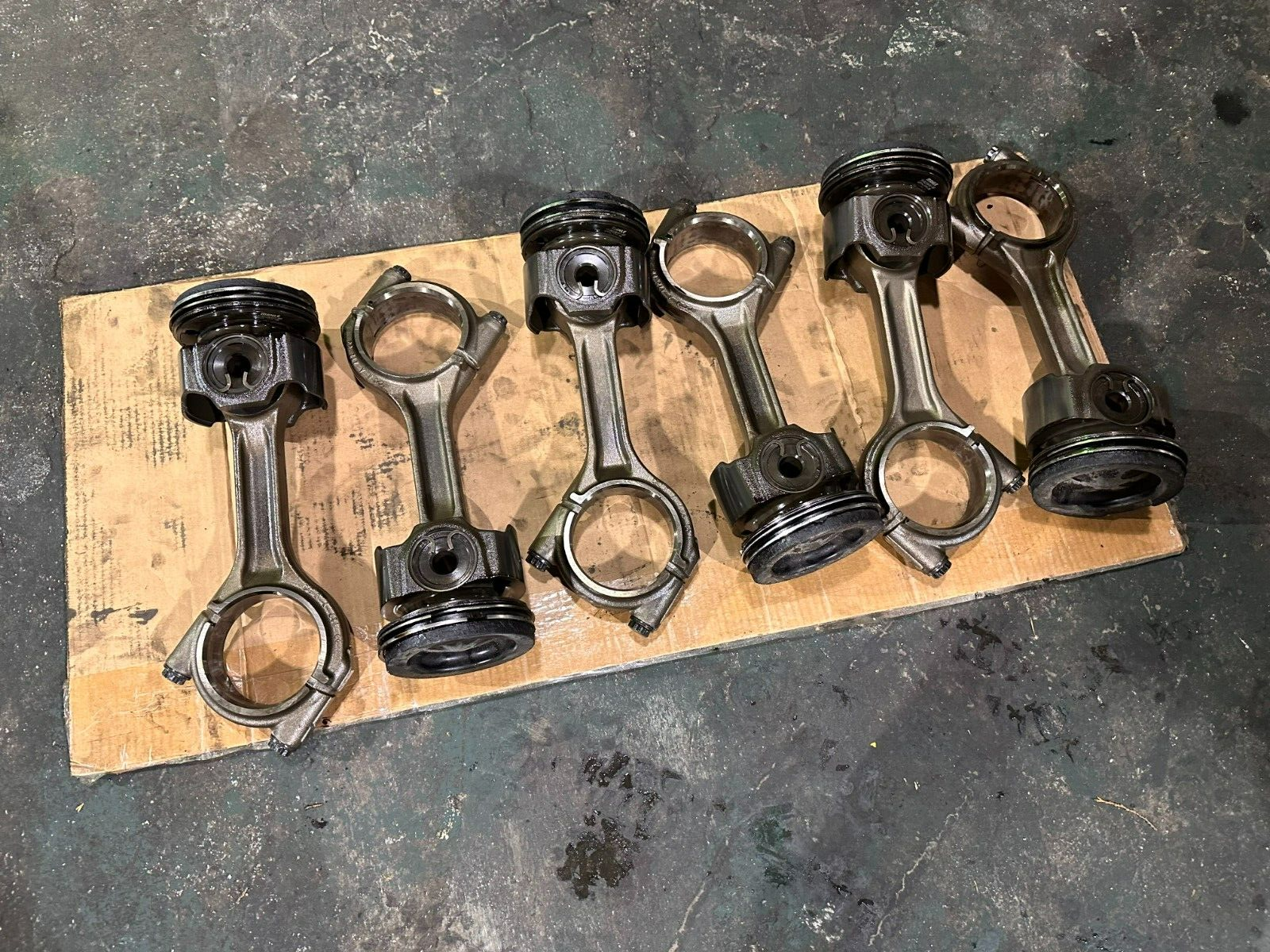 Set of 6 DETROIT DD15 ENGINE CONNECTING ROD & PISTON  P/N:  R A472 00 OEM