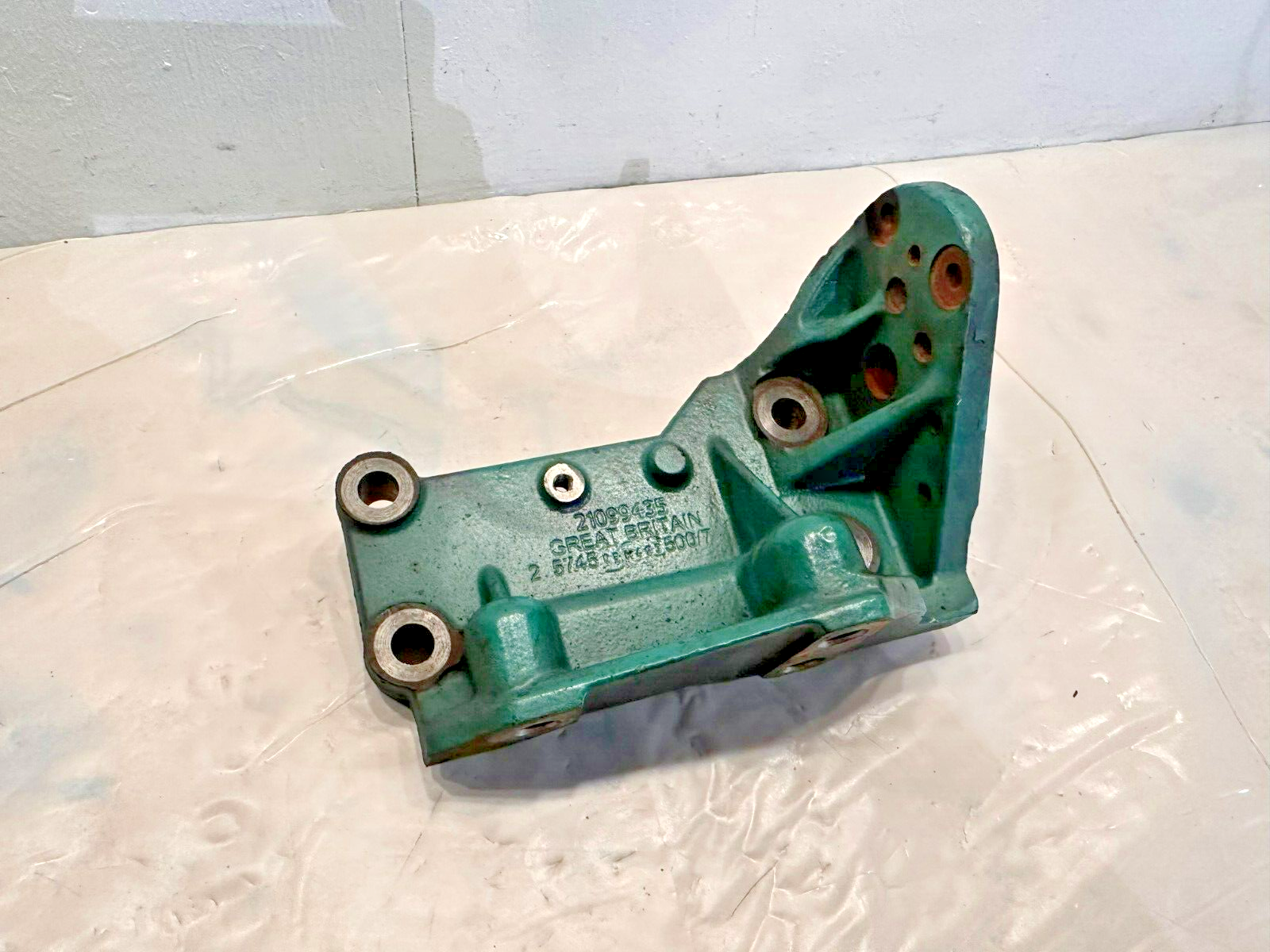 Volvo D13 Diesel Engine Arm Roller Tensioner Bracket 21099435 OEM