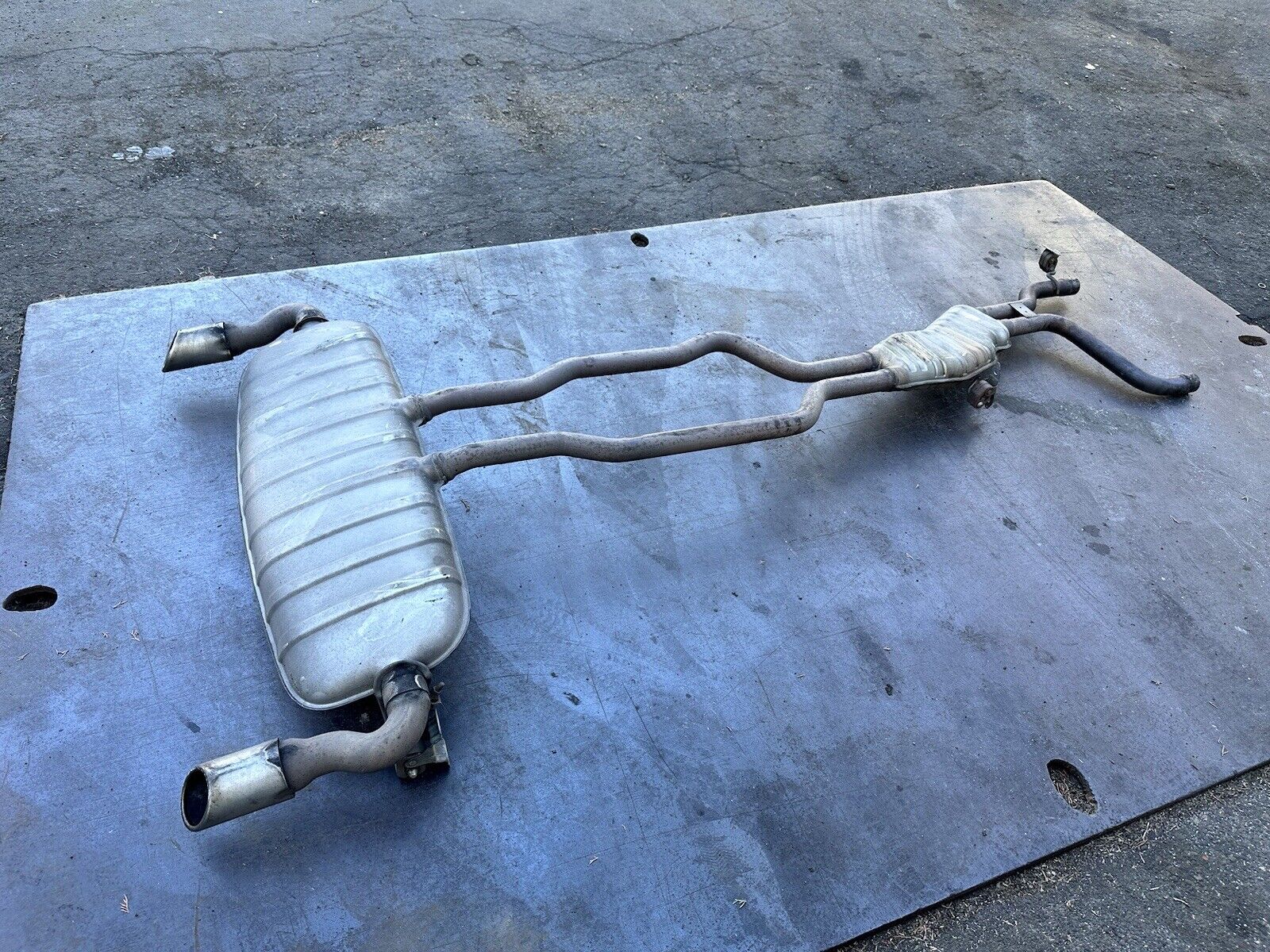 07-10 AUDI Q7 4.2L AWD REAR EXHAUST MUFFLER SYSTEM AND TIPS COMPLETE ASSY OEM