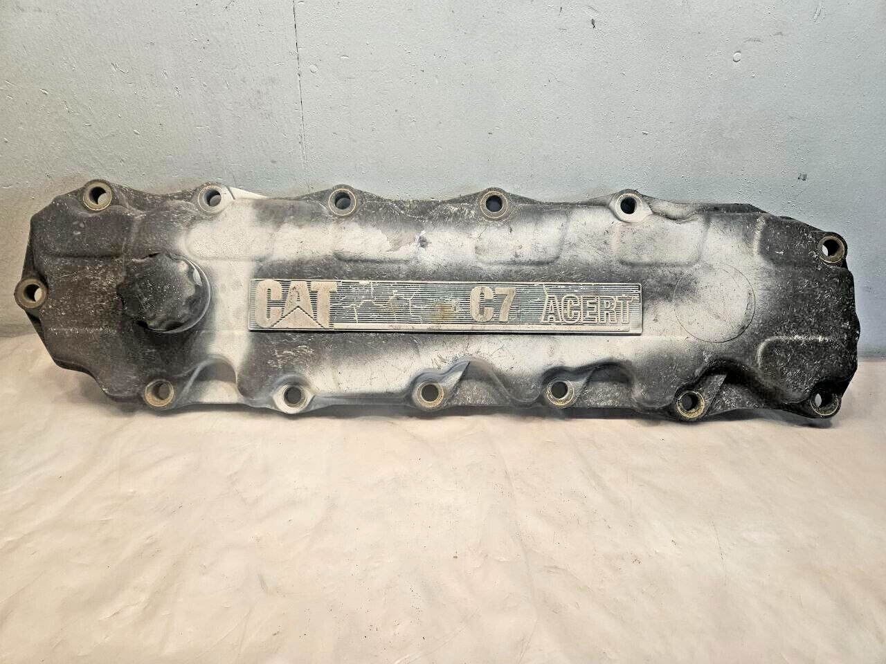 2004 CAT C-7 Caterpillar Diesel Engine Valve Cover 242-2407 OEM