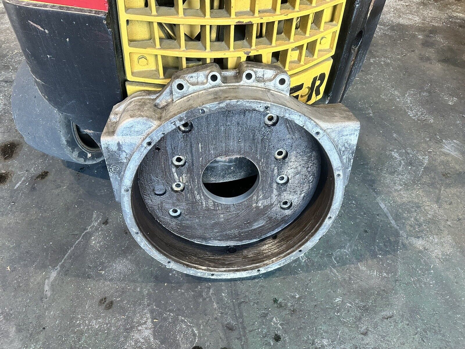 2004 DETROIT DIESEL 60 SERIES 14.0 ENGINE FLYWHEEL HOUSING 23522643M OEM