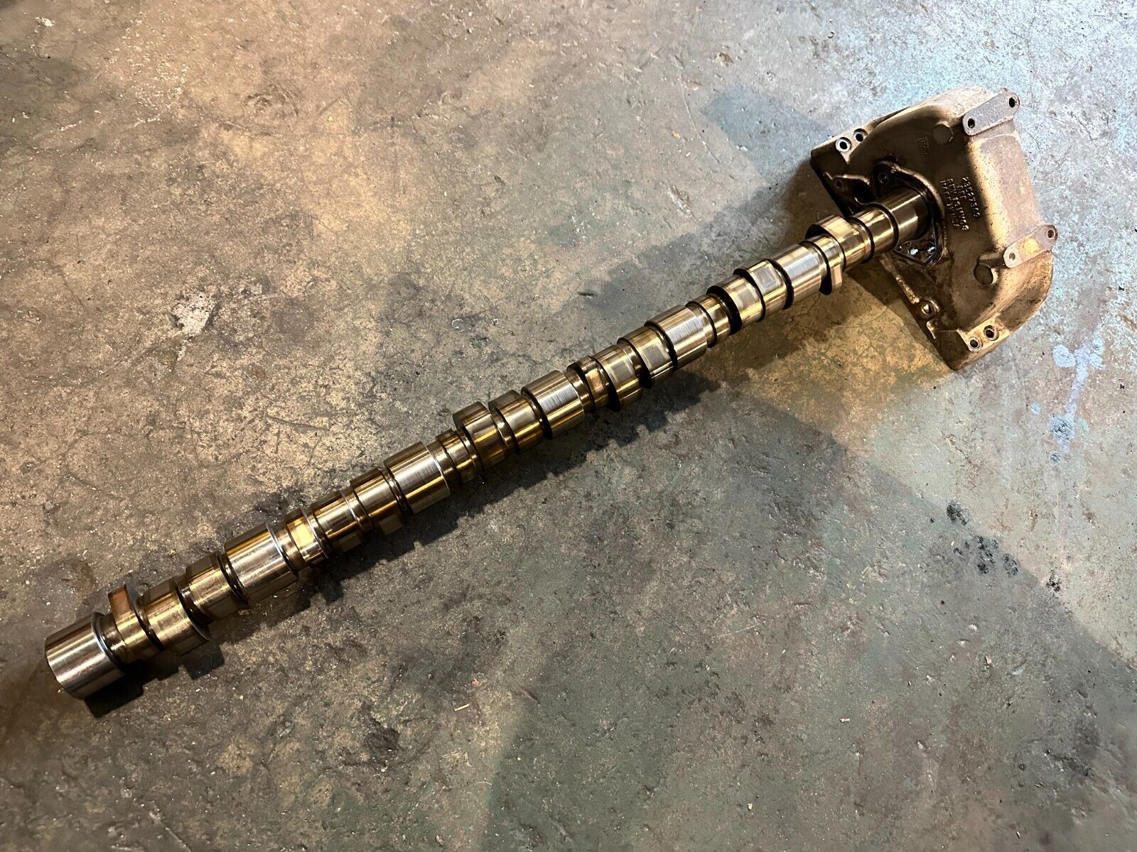 2004 DETROIT DIESEL 60 SERIES 14L CAMSHAFT 23532935 WITH GEAR AND HOUSING OEM