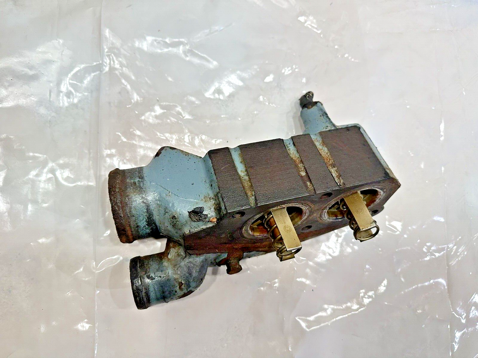 2004 Detroit Diesel 60 Series 14.0 thermostat housing 235319147 OEM