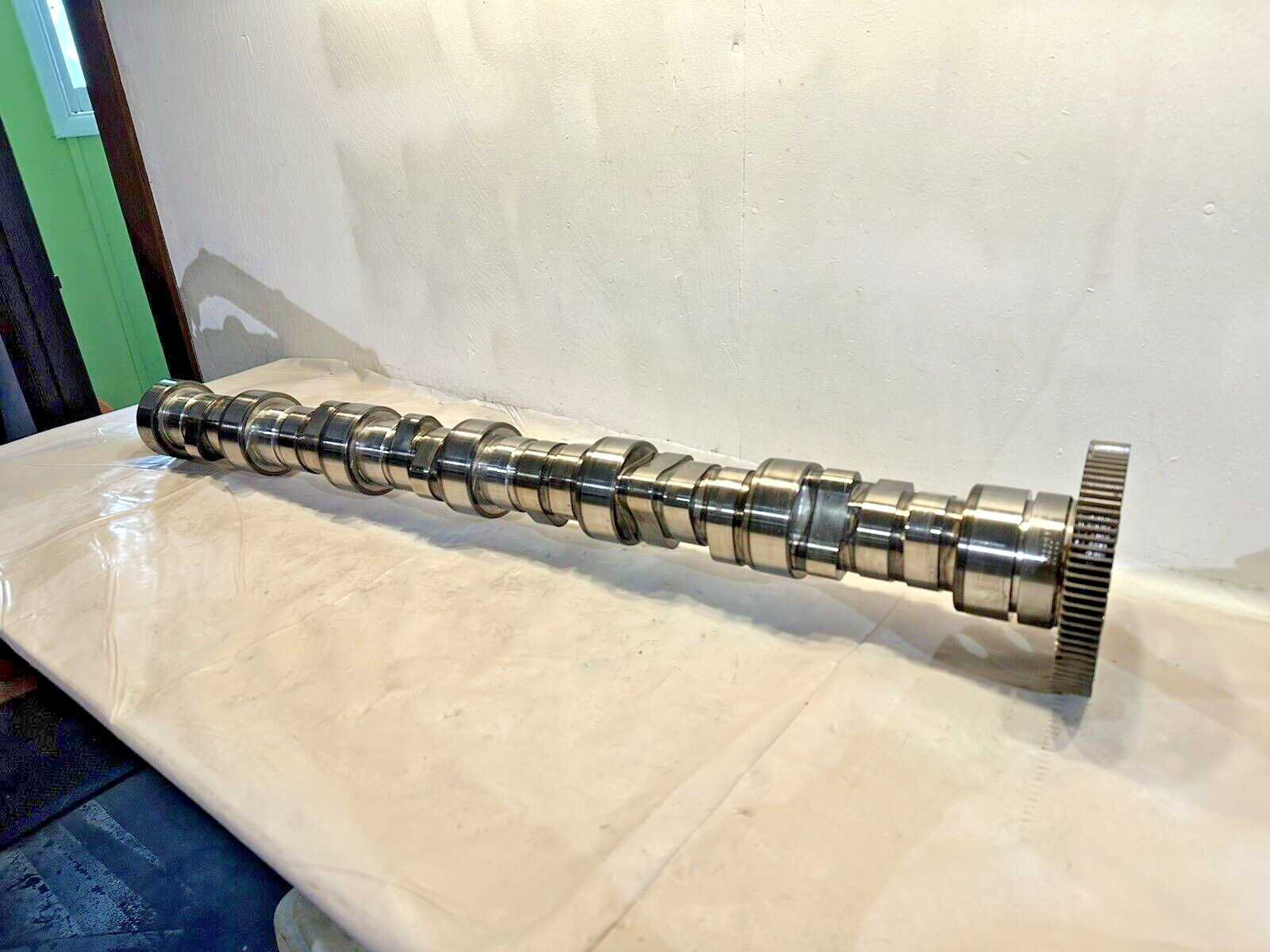 2009-2016 PACCAR MX13 Diesel engine camshaft 1872340 OEM