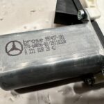 2009 MERCEDES BENZ S-550 FRONT RIGHT WINDOW MOTOR A2218282842 OEM - 45$ Picture 1 of 4 Picture 2 of 4 Picture 3 of 4 Picture 4 of 4 Picture 1 of 4 Picture 2 of 4 Picture 3 of 4