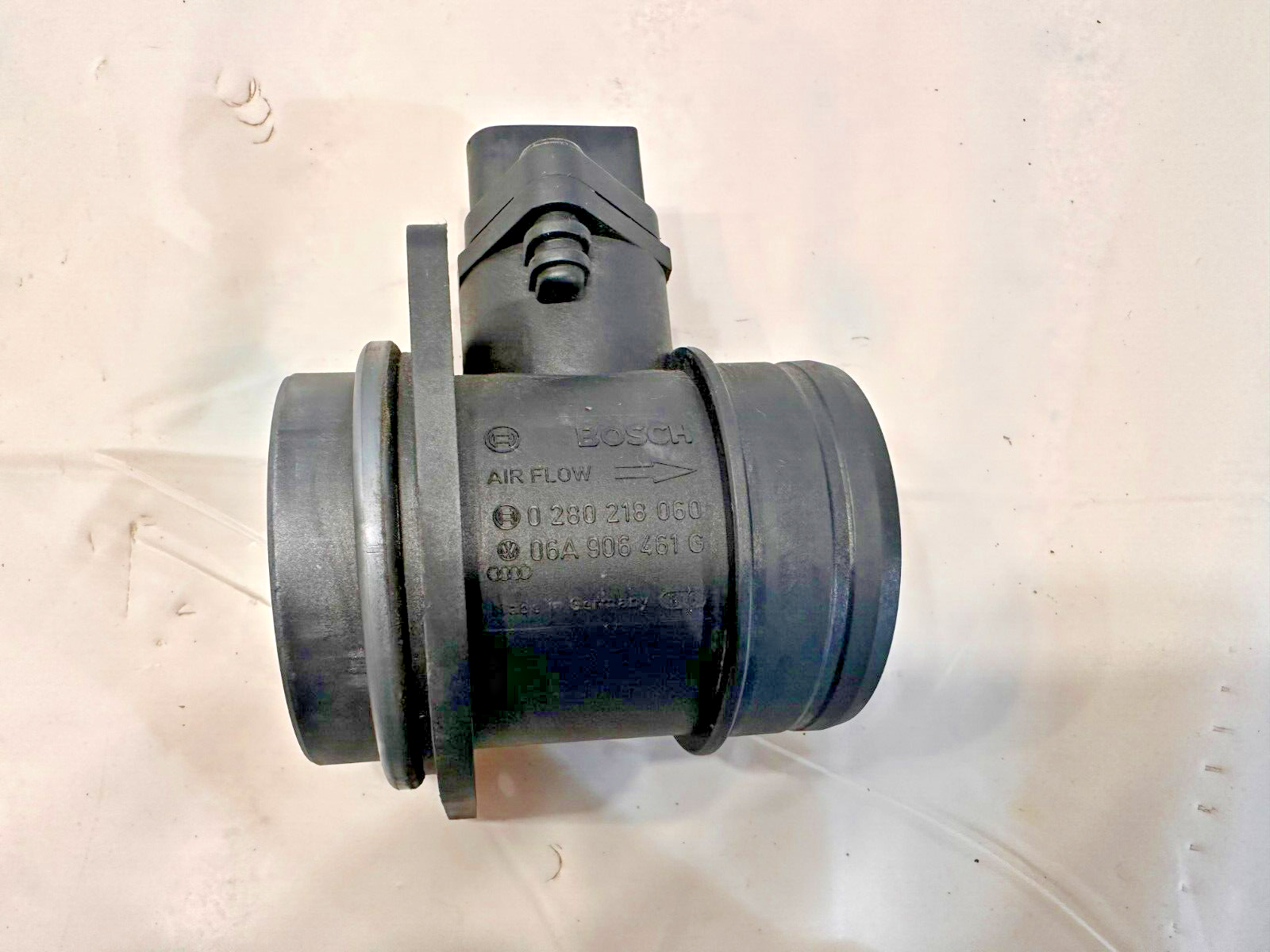 Audi Q7 Toureg 4.2L Bosch 0280218060 Mass Air Flow Sensor fits 06A906461G OEM