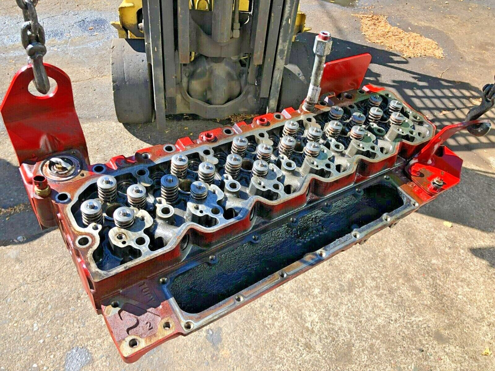 CUMMINS ISB 6.7 DIESEL ENGINE CYLINDER HEAD 4983046 OEM