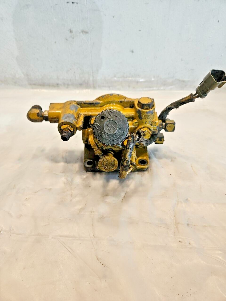 Caterpillar CAT C15 Diesel Engine Fuel Filter Housing 136-5017 OEM