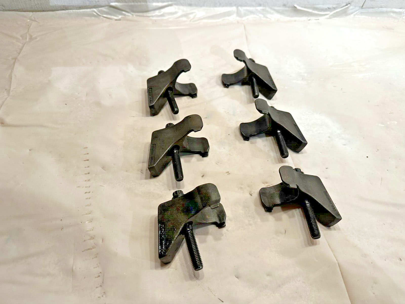 Cummins ISX DOHC DIESEL ENGINE INJECTOR HOLD DOWN CLAMP 3347817 OEM