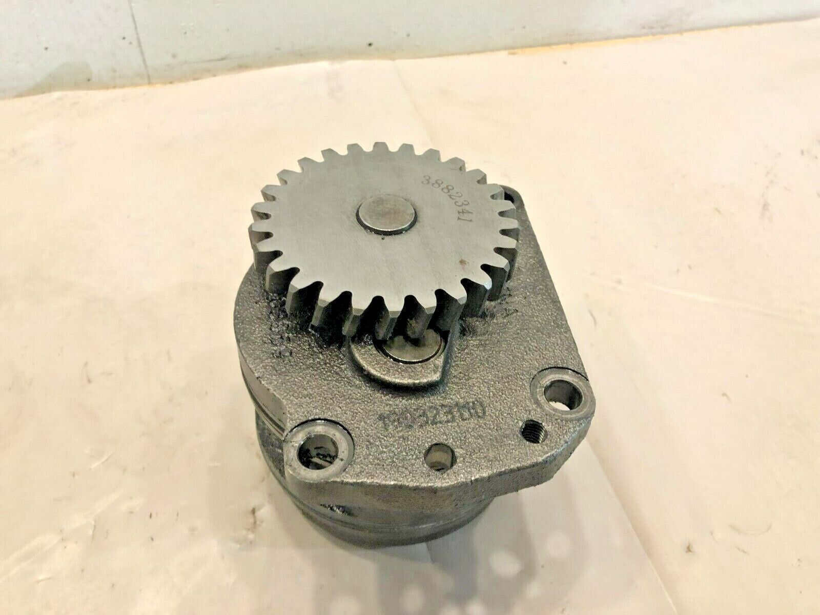 Cummins L10 M11 ISM Diesel Engine Oil Pump 4003950 3401186 3803330 3895756 OEM