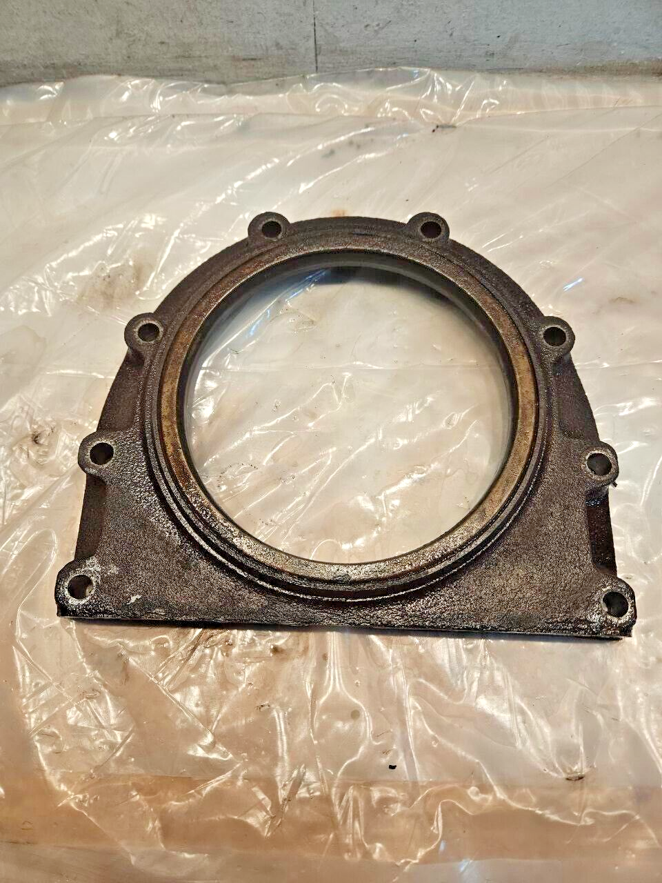 Cummins rear main seal Housing Cover Retainer NH NTA 855 engines 208919