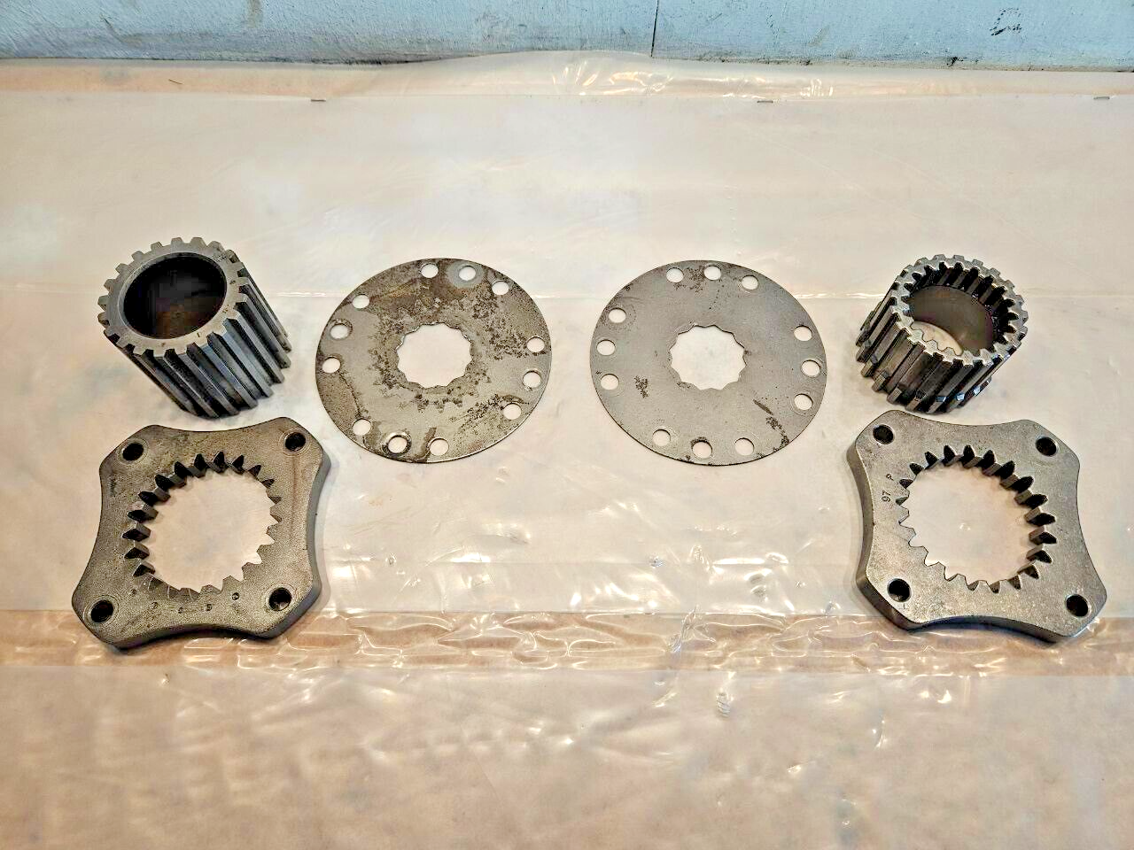 Detroit Diesel Engine 4-71 Fuel Pump Drive Adapter & Gears OEM