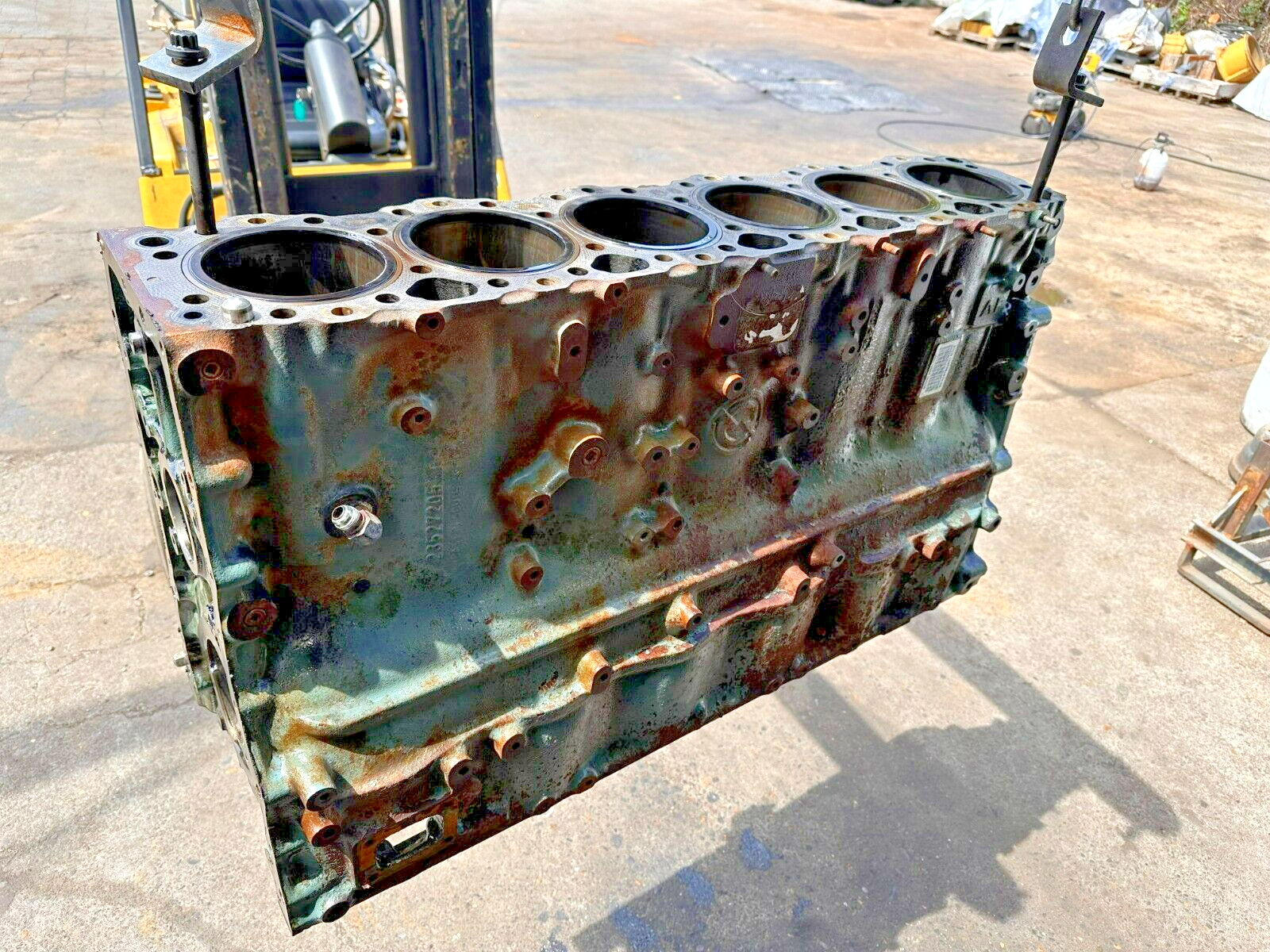 Detroit Diesel Series 60 12.7 / 14.0L Engine Cylinder Block 23527205 OEM