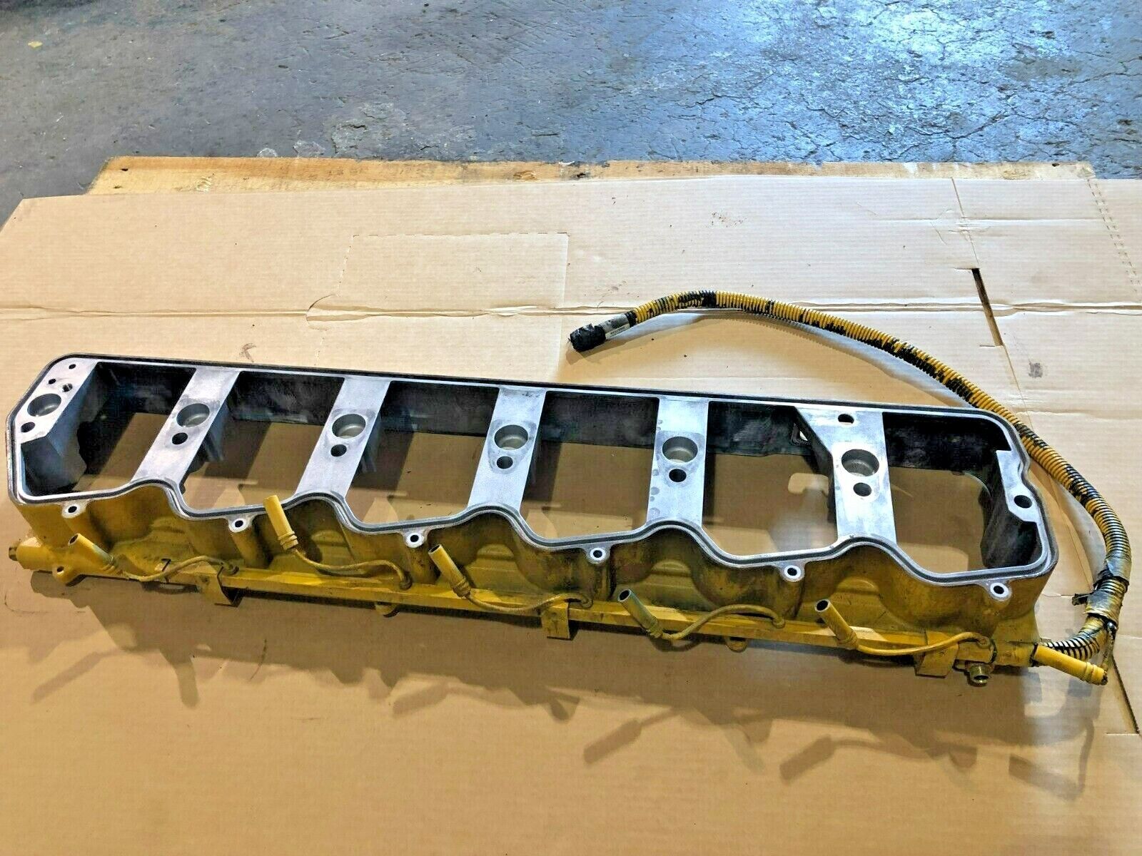 John Deere 6068 HF485 6.8 Diesel Engine Rocker Box Housing R525452 DZ107828 OEM