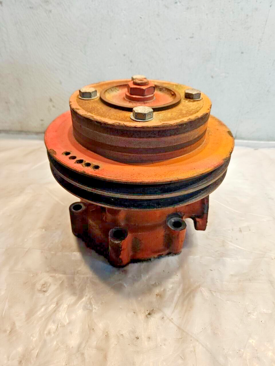 Scania DSC11  Diesel Engine Coolant Water Pump with pulley OEM 1314336 assembly