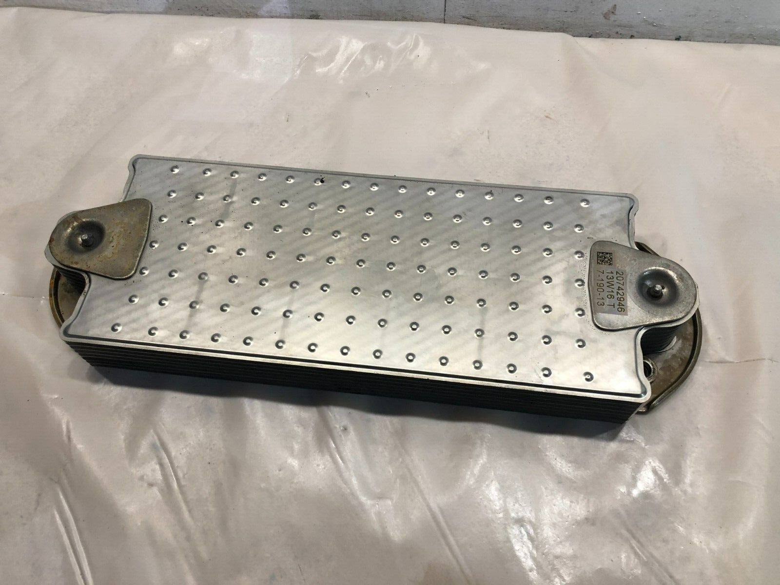 Volvo D13 engines and Mack MP8 Diesel Engine Oil cooler 20742946 OEM