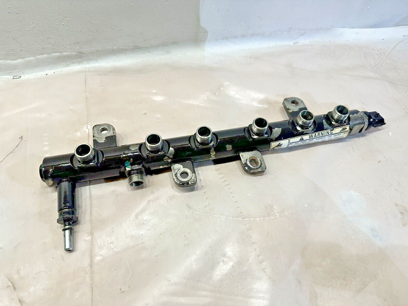 2016 Cummins ISB QSB 6.7l 5.9 Diesel Engine Bosch Fuel Rail Manifold 3977530 OEM
