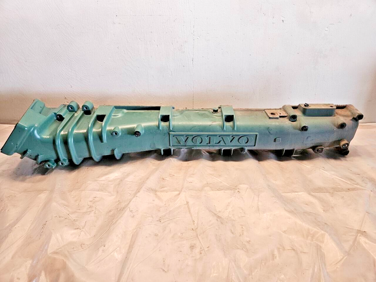 2016 VOLVO D13 DIESEL ENGINE INTAKE MANIFOLD 3167234 21833407 OEM