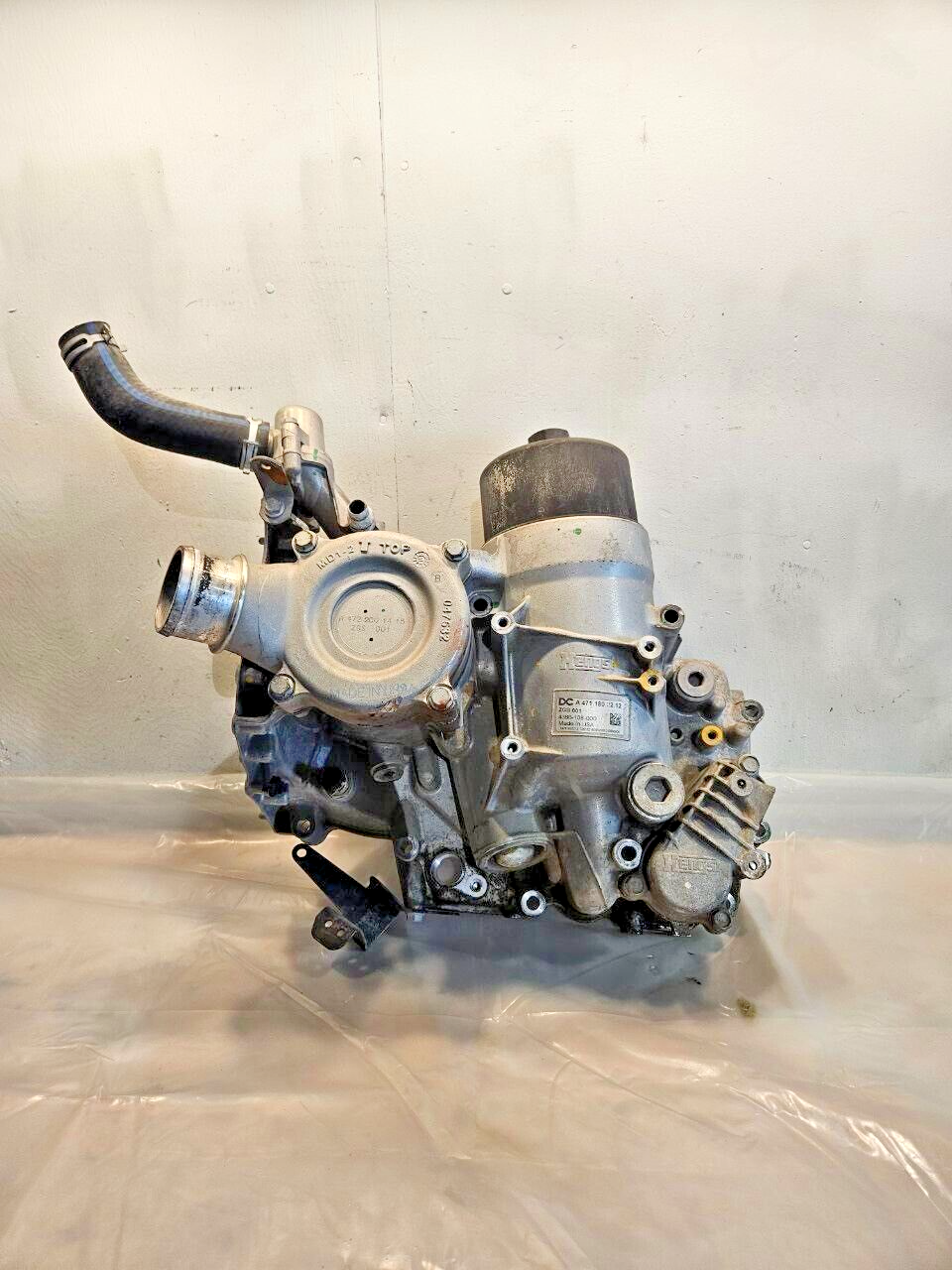 2017 DETROIT DD15 ENGINE OIL FILTER HOUSING A4711802212 OEM