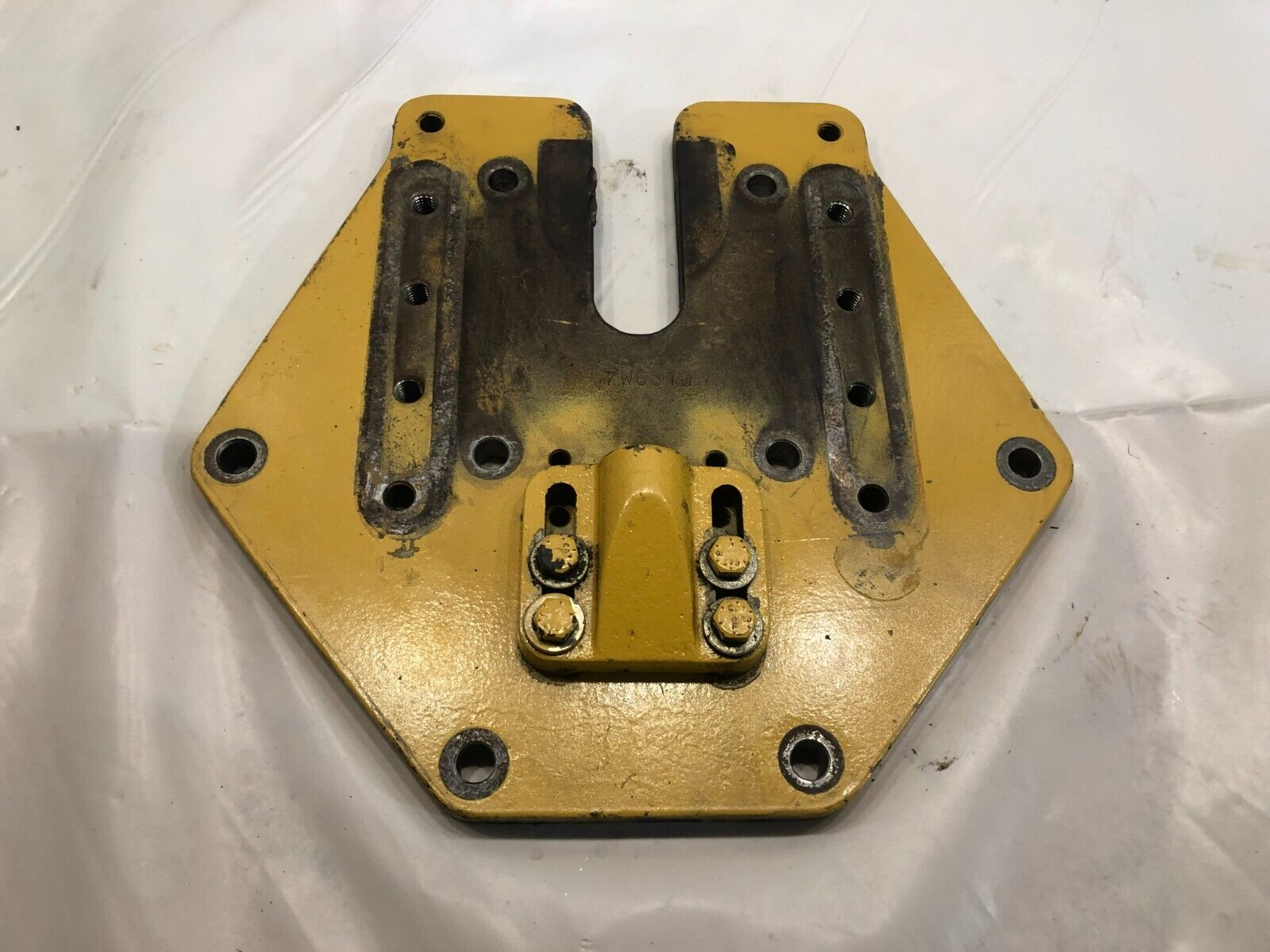 CAT 3508 Caterpillar Diesel Engine FAN HUB BRACKET 7W6370 OEM