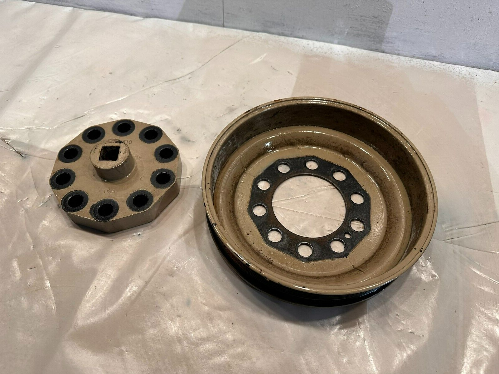 CUMMINS ISX12/ 425 DIESEL ENGINE CRANKSHAFT PULLEY 2883303 w Adapter 4324710 OEM