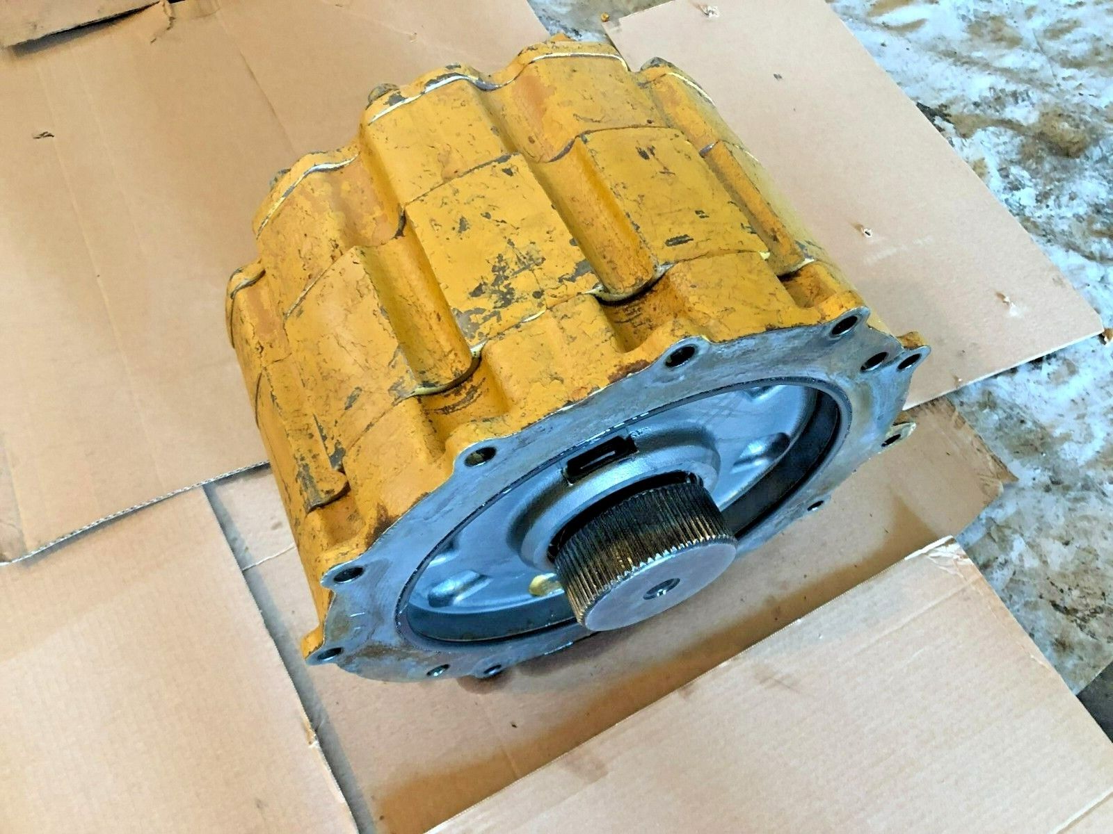 Caterpillar 3406B CAT Diesel Engine Transfer Gear Case Brake Hub Assembly 3V5506