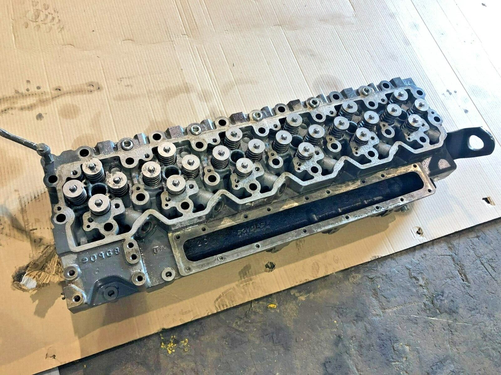 Cummins ISC/ISL 8.3 Diesel Engine Cylinder Head 5319454 OEM