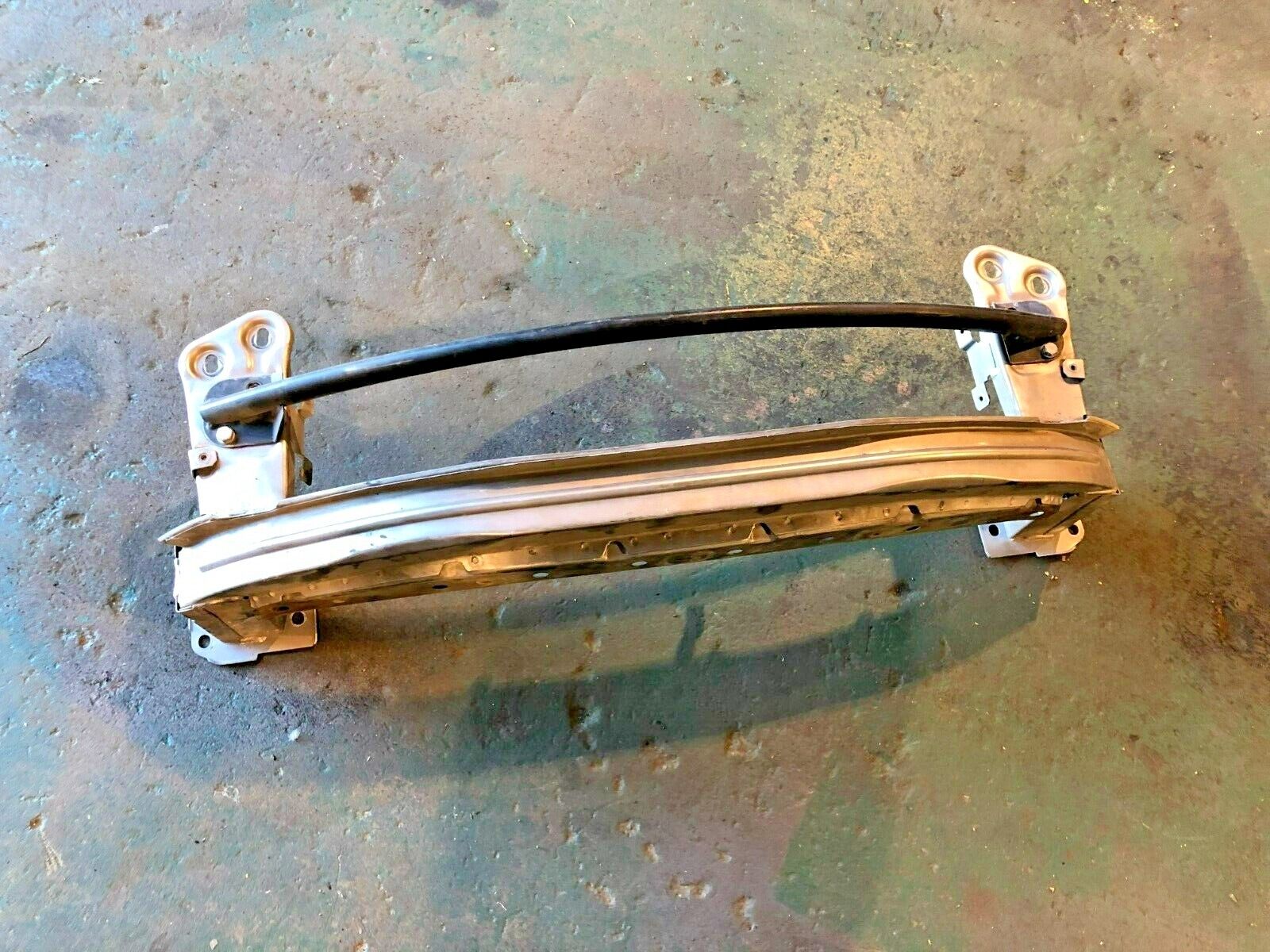 M139 MASERATI 03-08 QUATTROPORTE FRONT UPPER BUMPER REINFORCEMENT MOUNT OEM