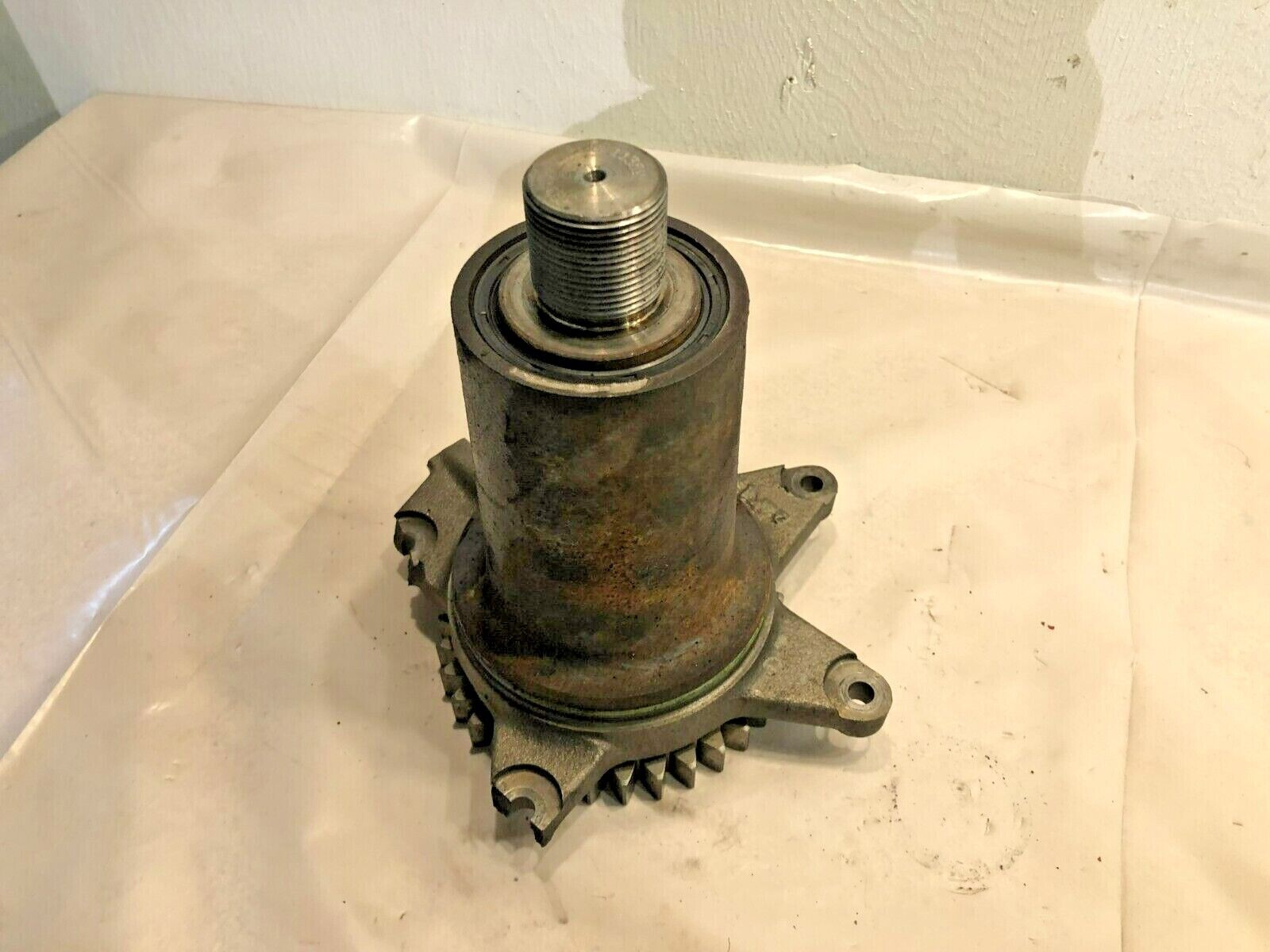 SOLD AS IS INTERNATIONAL FAN HUB 3017547C1 OEM SEE PICTURES