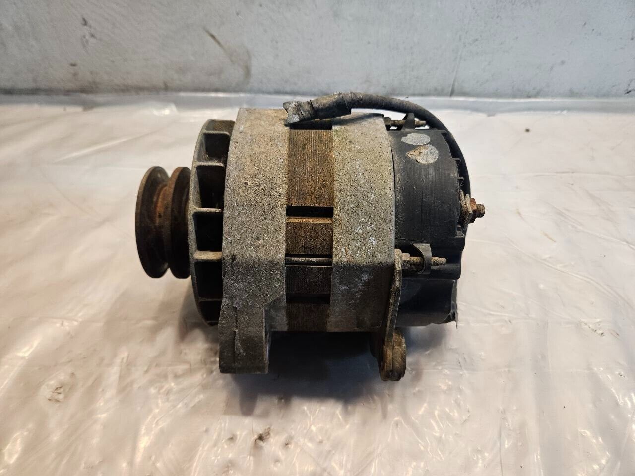 Scania DCS11 Diesel Engine Valeo Alternator 28V 75A Part number 2541329