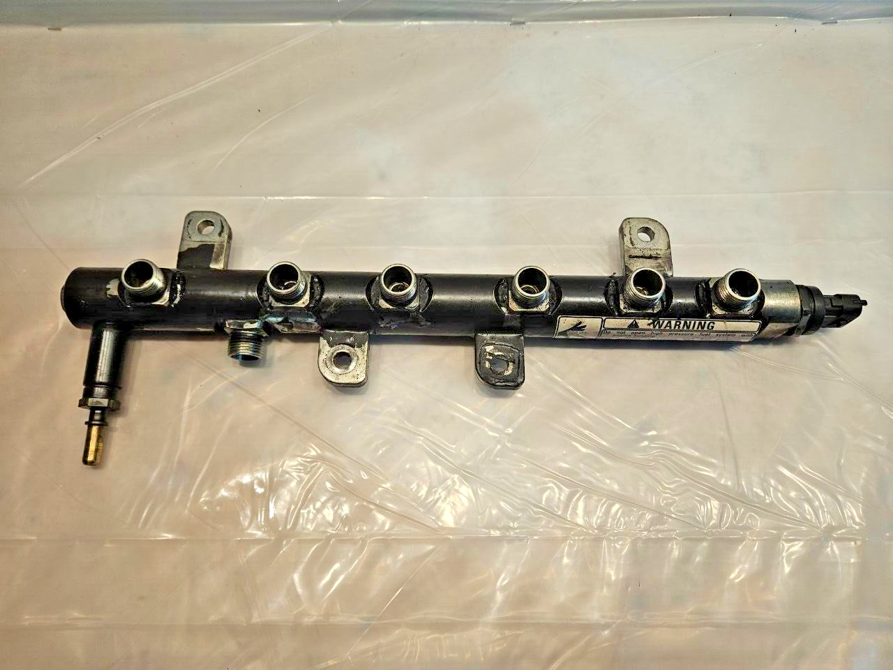 2014 Cummins ISB 6.7 DIESEL ENGINE FUEL RAIL ACCUMULATOR 3977530 OEM  0445226042