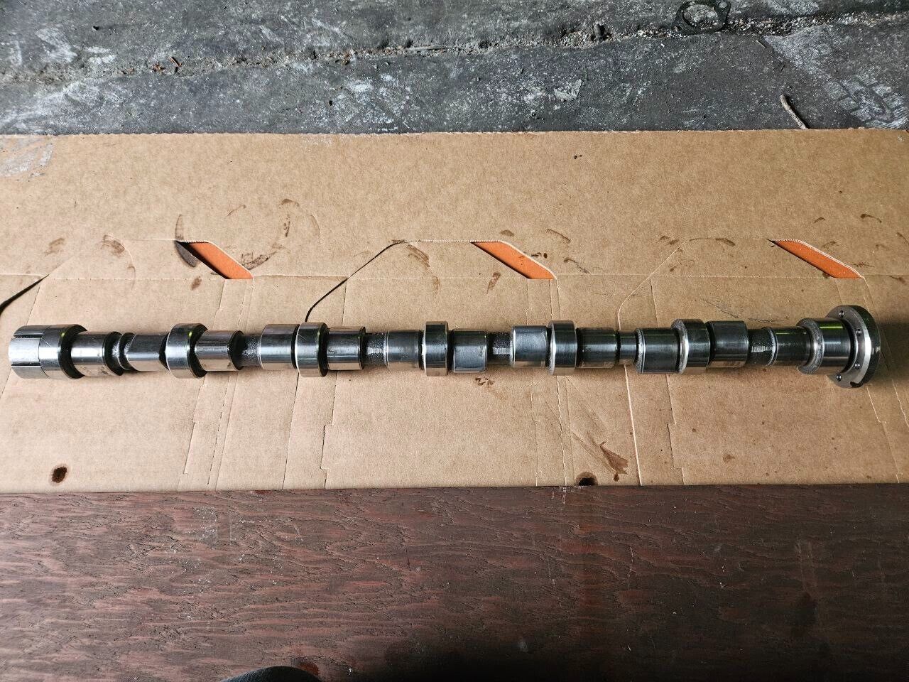 2014 Cummins ISB 6.7l Diesel Engine Camshaft 5263487 OEM