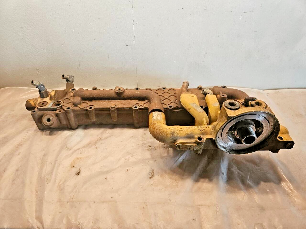 CAT C-15 Diesel Engine Oil Cooler w/ Filter Base 284-7805 OEM 286-1866