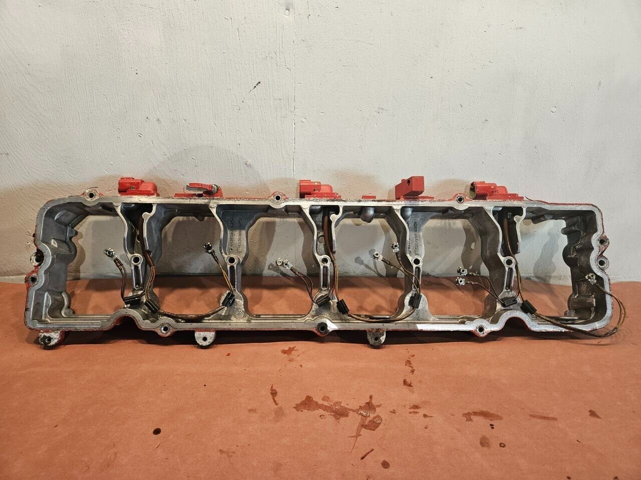 Cummins 8.3L Diesel Engine Rocker Housing 4939387 5257289 w/ Injector Wiring OEM