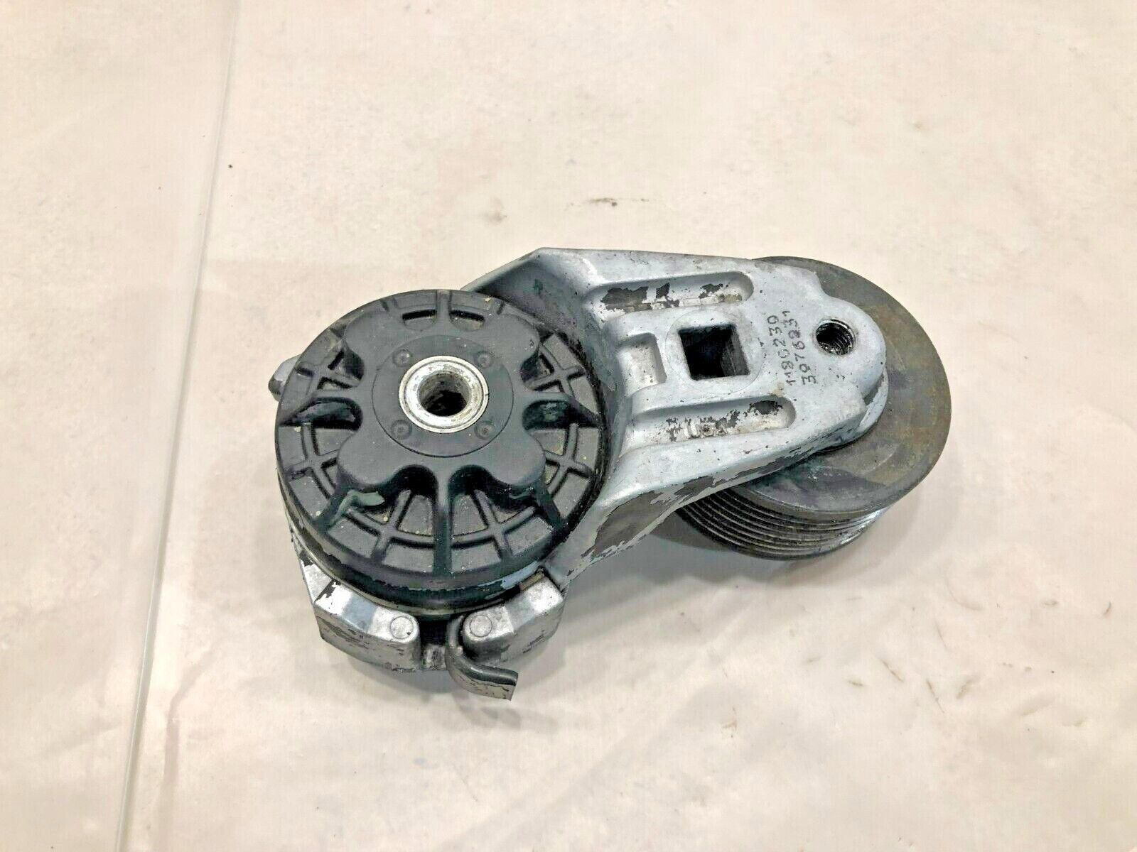 Cummins ISC ISB Diesel Engine Automatic Belt Tensioner 3976831 3936213 OEM