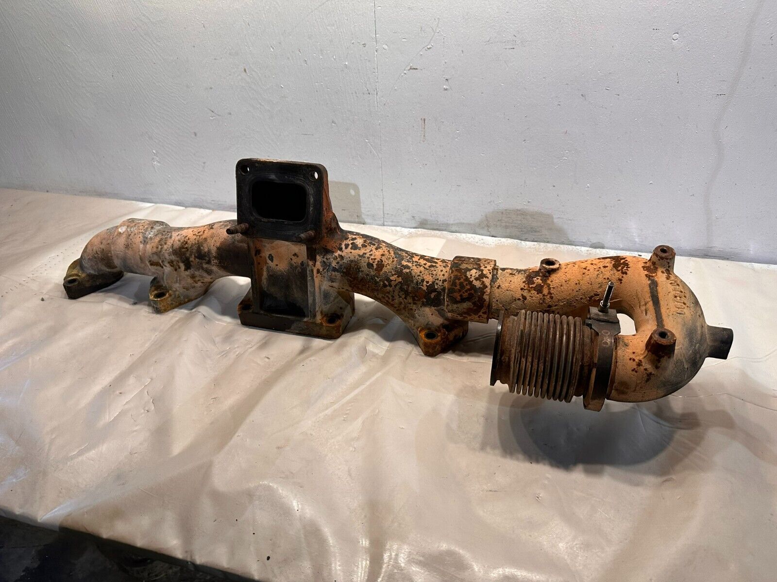 Cummins ISX15 Diesel Engine Exhaust Manifold Assembly 3687062 OEM