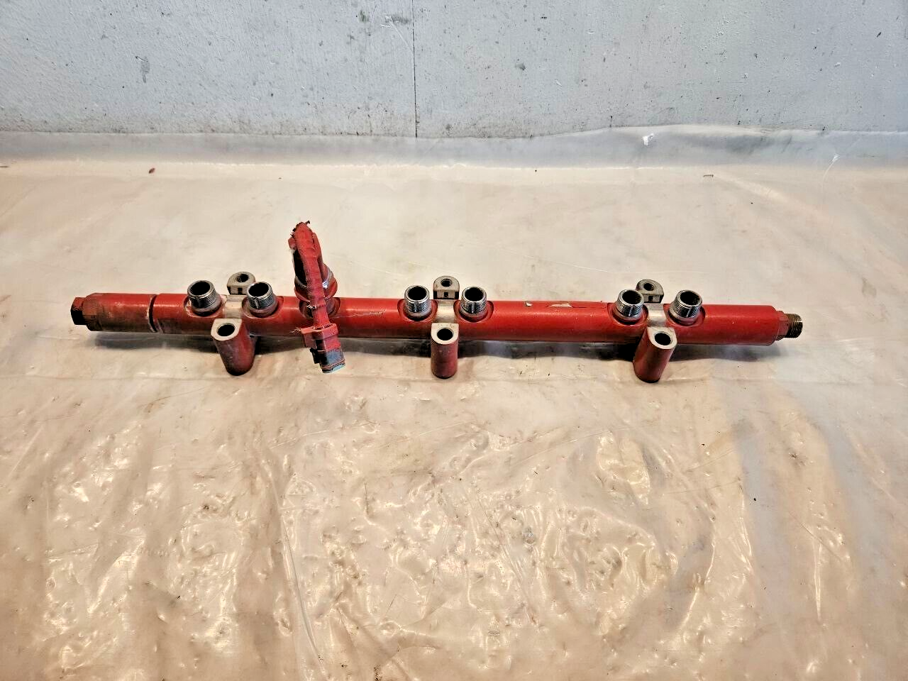 Cummins ISX15 Diesel Engine Fuel Rail with 6 Fuel lines 2872063 OEM