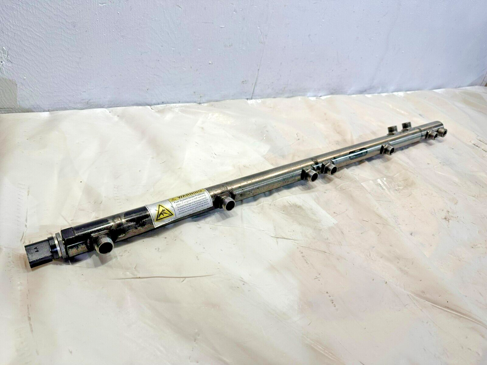 Detroit Diesel DD13 DD15 Mercedes OM471 MP4 Engine Fuel Rail A4710780245 OEM